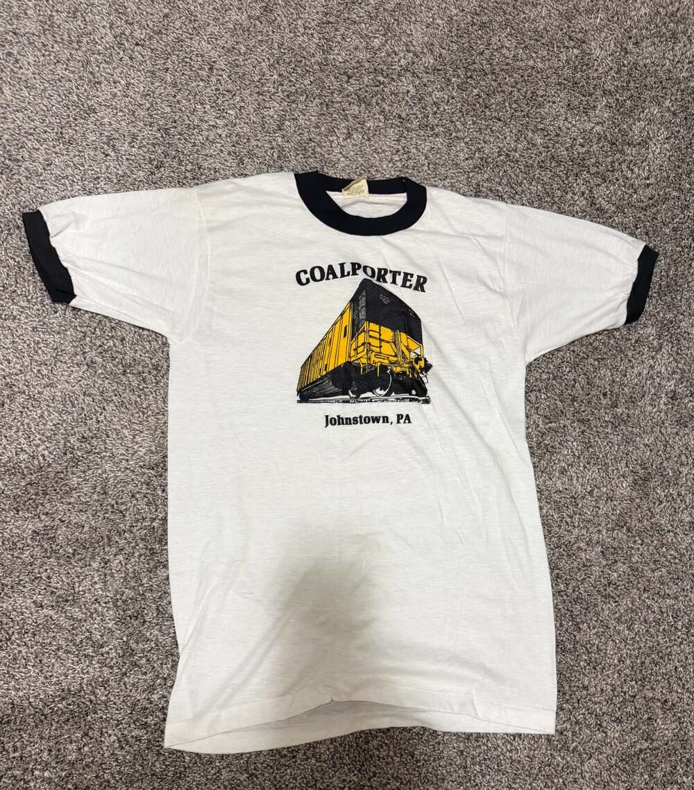 Vintage 80s Coalporter Johnstown PA Train Ringer T-Shirt Size Medium